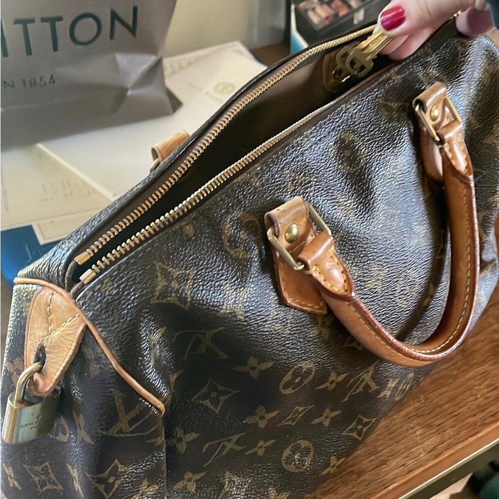 Sold via Merc ❌ Louis Vuitton • Classic Monogramm Logo Speedy 30 EXC. Condition - Picture 7 of 7